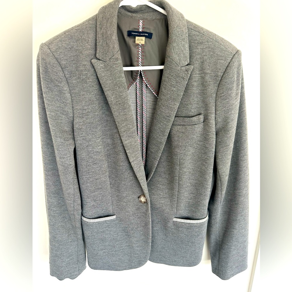 Tommy Hilfiger Women’s Blazer, size 6
